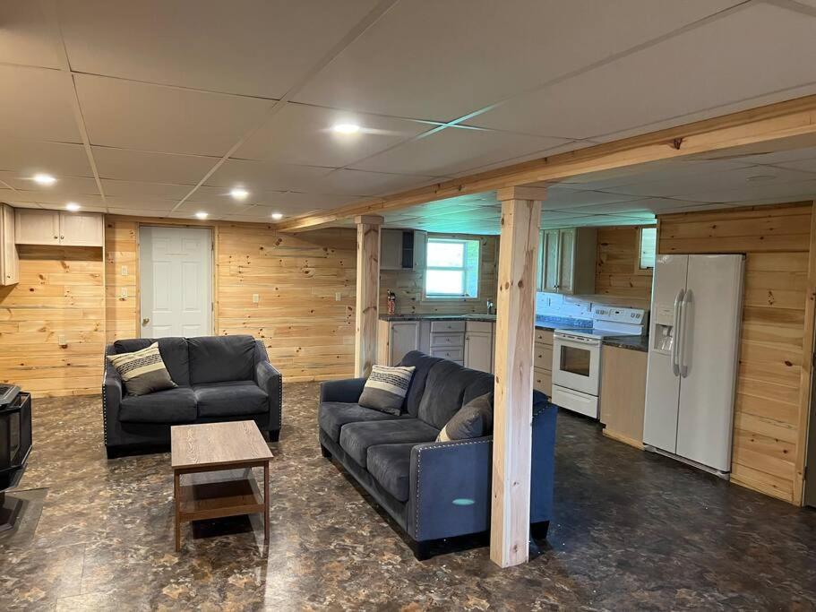 Family Friendly Cottage ☆Walking Distance To Beach Lions Head Eksteriør billede