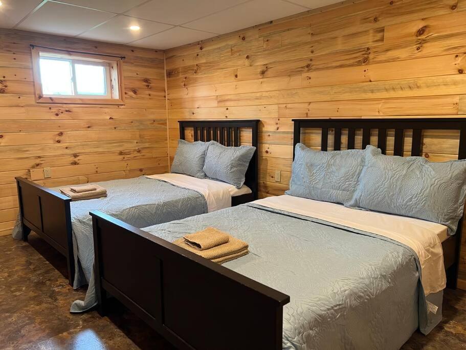 Family Friendly Cottage ☆Walking Distance To Beach Lions Head Eksteriør billede