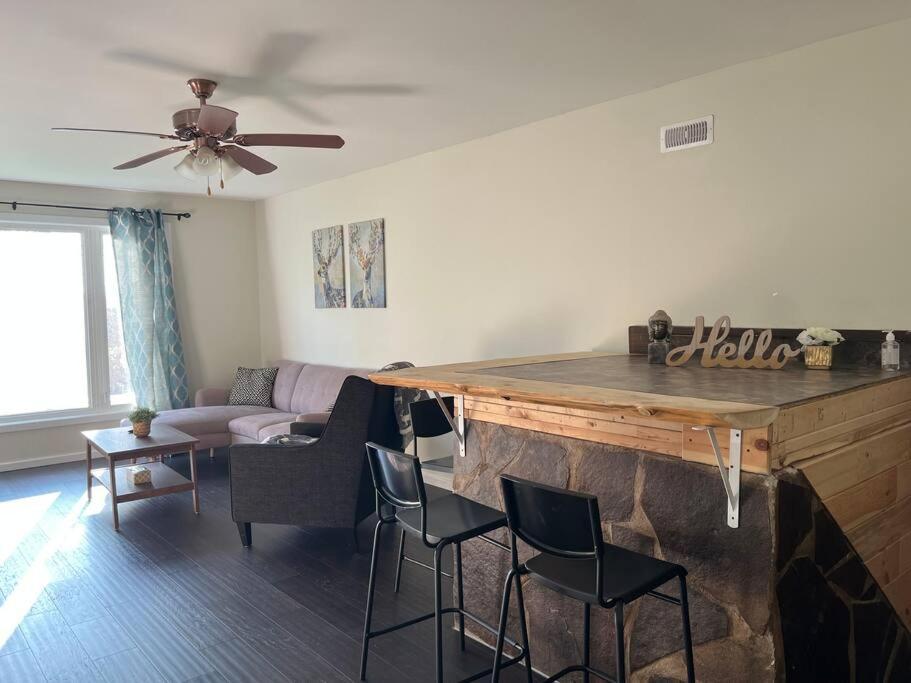 Family Friendly Cottage ☆Walking Distance To Beach Lions Head Eksteriør billede