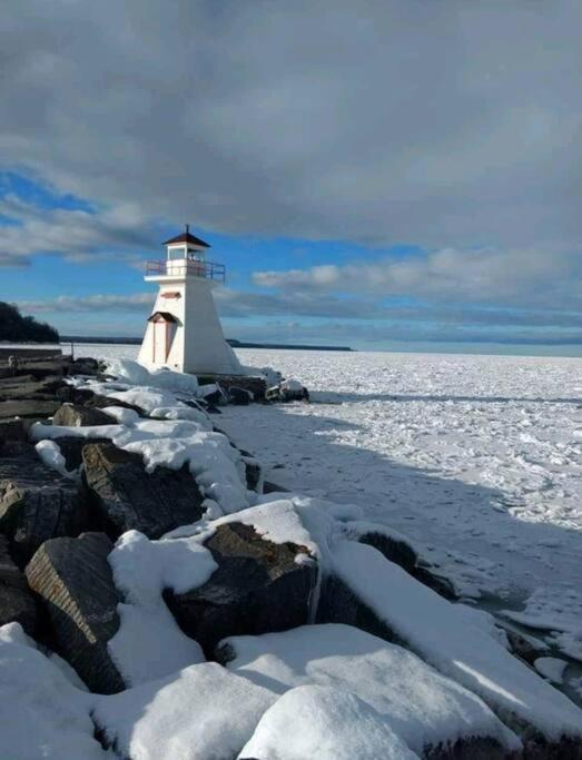 Family Friendly Cottage ☆Walking Distance To Beach Lions Head Eksteriør billede